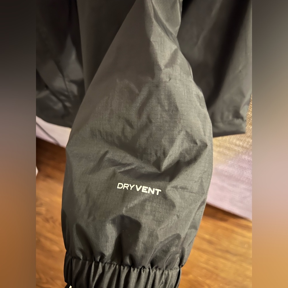 Northface Raincoat - Picture 3 of 3